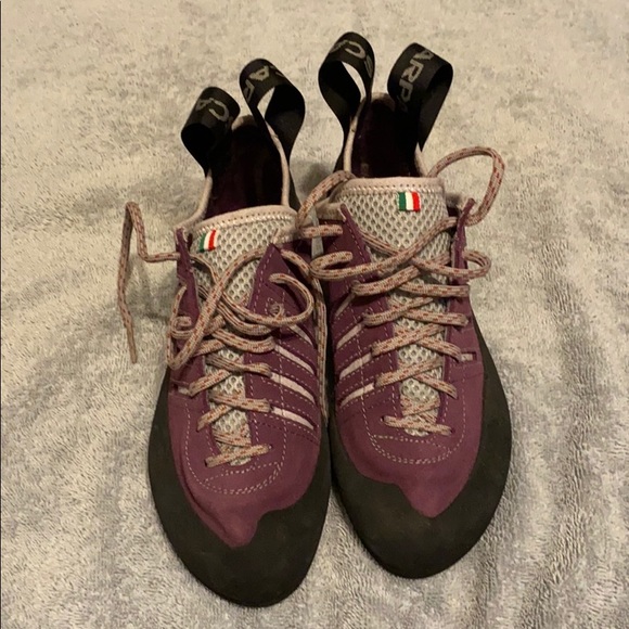 Like new Vibram Scarpa XS Edge climbing shoes - Picture 3 of 12